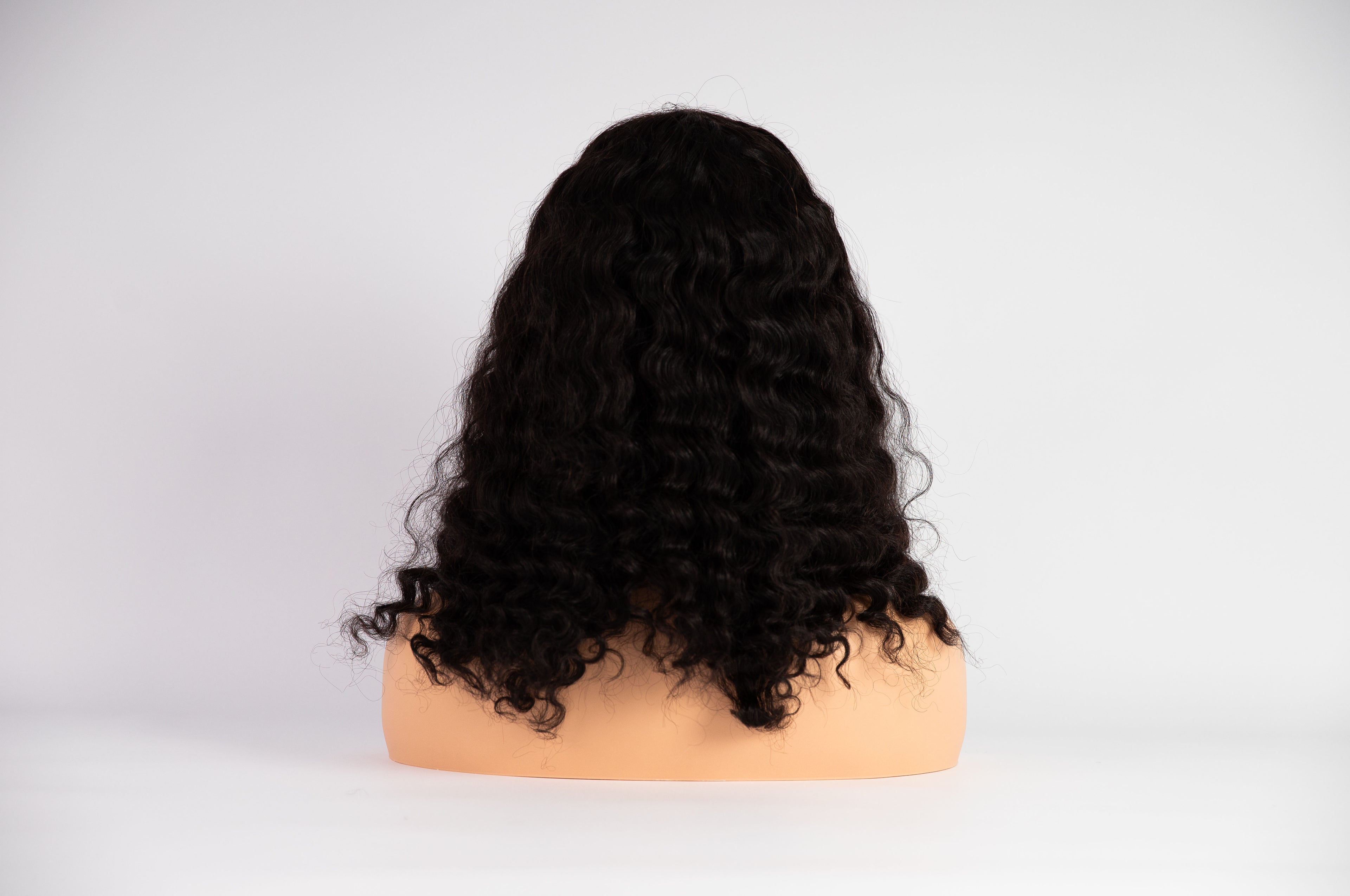 18 Inch Curly Wig – Loose Curls